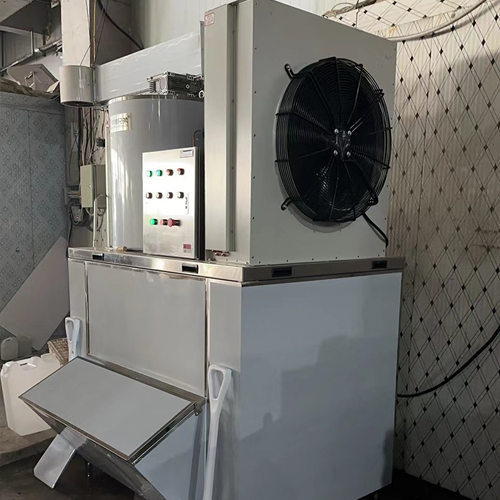 2吨片冰机交付佛山生蚝养殖基地